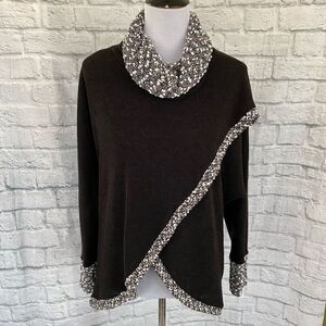 Michael Tyler women M pullover cowl neck sweater scallop front black & white